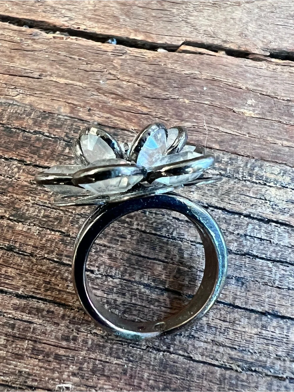 Crystal rhinestone beads Flower ring in Clear/Silver tone